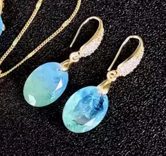 シンセティックパライバトルマリン ブルーグリーングラデーションゴールドピアス