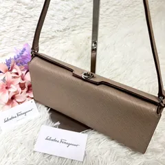 フェラガモ  ガンチーニ　ワンショルダー　アクセサリーポーチ　ハンドハンド　ベージュ　ショップカード付き