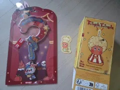 ポップマート Little Star 日常 キーホルダー + ワソシ 夜光ムーンガール