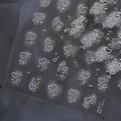 匿名配送⭐︎ネイルシール　立体　3D ハート　キラキラ　ホワイト　ゴールド　4536