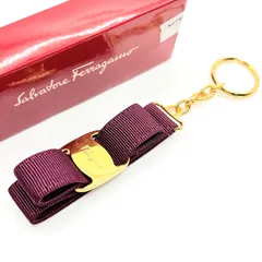 【美品】Salvatore Ferragamo サルバトーレ フェラガモ ヴァラ金具 ヴァラ リボン レッド 赤 ゴールド ボールド ワインレッド ファブリック キーホルダー キーリング アクセセリー チャーム【中古】【送料無料】