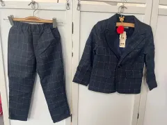 (新品)男の子スーツ 15キロ前後