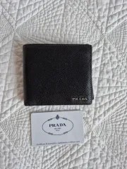 PRADA プラダ サフィアーノ 二つ折り財布 ブラック