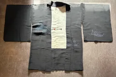 【羽織】黒  刺繍  ビーズ  家紋入り  和装  和服 リメイク