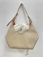 大人気　story. ハンドバッグ　ベージュ　大人可愛い　上品　オールシーズン　ストーリー　変形デザイン