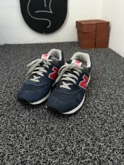 ニューバランス ネイビースニーカー スポーツスニーカー