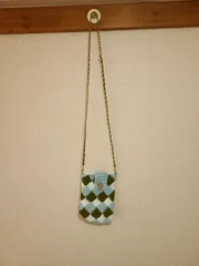 ハンドメイド　手編み　アクリル毛糸　スマホショルダー　ボタンバッグ　小物入れ　ショルダーバッグ　アフガン編み