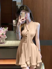 新品・未使用】夏用Vネックウエスト引き締め短めタイトワンピー　オフィスカジュアルノースリーブワンピース　レイヤード　蝶々結び紐　