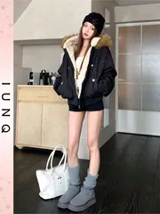 新品・未使用女性用冬季フリースウール裏地ダウンジャケット。ミレニアム風フリースライニングのジップアップフード付きふんわりアウタ