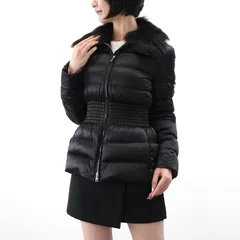 【未使用 展示品】PRADA ロゴ付き ダウンジャケット ファー
