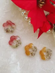 かすみ草入り✿.•デイジーのお花耳飾り(全2色)