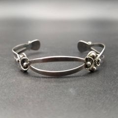 VERSANI NY スカル シルバーバングル　925 VERSANI NY スカル シルバーバングル 925 - メルカリ