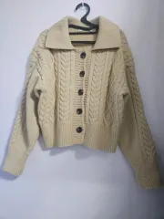 ベージュ ケーブル編み ニット カーディガン