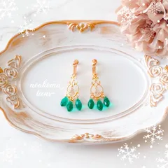 noakoma teens＊chandelier - peacock green イヤリング ＊ アレルギー対応 ＊ プレゼント 学生 大人 贈り物 結婚式 パーティー 女の子 姫 ピーコック 緑