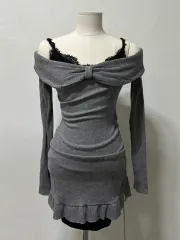 オフショルダーシャーリングミニワンピース グレー