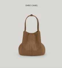 アトリエ・ド・ルーメン ボンバルロングバッグ エンボスキャメル