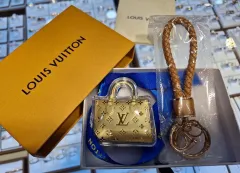 2026年最新】ルイヴィトン LOUIS VUITTON キーホルダー キーリング