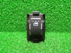 Item thumbnail for item e482b3d3-19ae-4f44-8324-8bffd17d1630