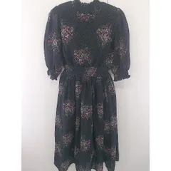 ◇ merlot plus 花柄 シャーリング 七分袖 膝下丈 フレア ワンピース ブラック マルチ レディース  【中古】 【1203250004586】
