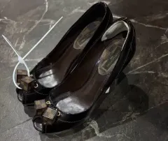 ルイヴィトン ブラック オープントゥ パンプス 34 5 正規品