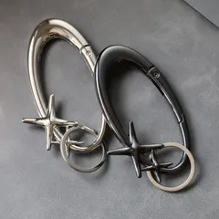 星型 カラビナ 大型 キーホルダー キーリング 鍵 フック スター 韓国風 Y2K K-POP 90s パンクファッション サブカル系 地雷系 グランジ メンズ レディース ユニセックス ペアアクセサリー おしゃれ バッグチャーム ポーチ プレゼント キラキラ