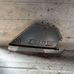 ホンダ リードJF01 125 初期型 フロントカウル 赤 - メルカリ