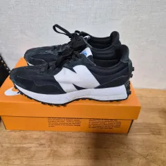 ニューバランス 327 ブラック スニーカー