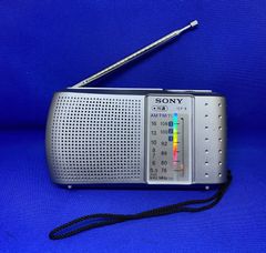 SONY ポータブルラジオ ICF-P26 FM/AM イヤホン 電池付き - メルカリ