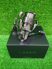 【超美品】　22ステラ　c2000s ラインローラiosファクトリー限定品付き シマノ(SHIMANO) 22 ステラ C2000S 043832｜アウトドア用品・釣り具