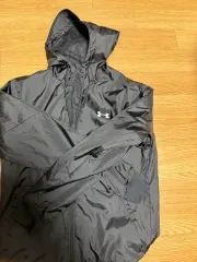 UNDER ARMOUR アンダーアーマー ウィンドブレーカー