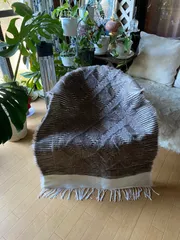 チョコレート茶と白の細いボーダー柄新しいシイルトバッタニエ!ファーストランクの上質のもののみを厳選今シーズン100枚突破!サイズ違い柄違いで欲しくなる便利で暖かいシイルトバッタニエは如何ですか?人にも動物にも優しくて安心のアンゴラヤギのモヘアのみのトルコ産毛布