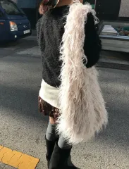 新品) ファーショルダーバッグ ライトグレー