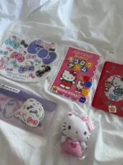 ハローキティ 50周年 日本 COOGI(クージー) キーホルダー 皿 ステッカー ポーチ 等