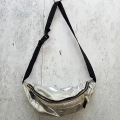 niko and... ニコアンド...  ボディバッグ ショルダーバッグ ウエストポーチ メタリック コンパクト シルバー 〇□