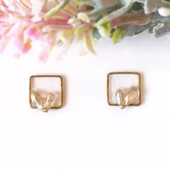 no.415　レジン　スクエア　ゴールド　ぷっくりハート　バレンタイン　ピアス　イヤリング　ハンドメイド