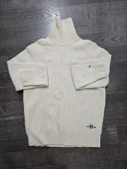 トミーヒルフィガー アイボリー ゴージ タートルネック ニット