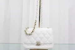 シャネル ラムスキン CCキルティング スモール チェーンショルダーバッグ AS3206 白 デパート
