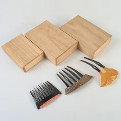 和装小物　本鼈甲　珊瑚装飾など 　簪　3点まとめて　桐箱付　V　S559