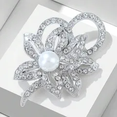 セール☆フェイクパールとラインストーンブローチ 入学式 卒業式 セレモニー スーツ ママ 高見え フォーマル 帯留 新品未使用 パール 結婚式