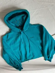 ゼクシィミックス バストロゴ フリース クロップドTシャツ