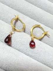 宝石質モザンビーク産ガーネットAAA ドロップブリオレット 2way フープピアス（クロッシング）