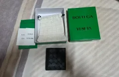 BOTTEGA VENETA ボッテガ・ヴェネタ ブラック 二つ折り財布 出品