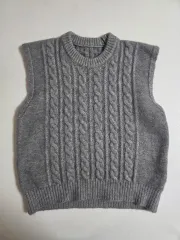 グレー ニット ベスト