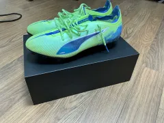 プーマ ウルトラ 5 カーボン