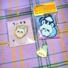 ちいかわ モモンガ グッズ (バッジ キーホルダー チャーム など)