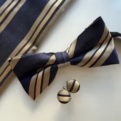 ⑤-7 蝶ネクタイ　ポケットチーフ　カフス3点セット