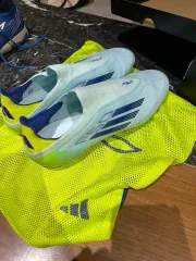 2026年最新】アディダス シューズの人気アイテム - メルカリ