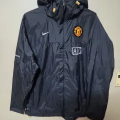 マンチェスターユナイテッド　ジャケットNike AIG XL 2026年最新】マンチェスター ユナイテッド aigの人気アイテム - メルカリ