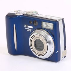オールドデジカメ】Nikon COOLPIX 2000 シルバー ブルー - メルカリ