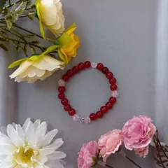 レッド×ピンク ビーズブレスレット（17cm）／ハンドメイド・シルバーフラワーチャーム付き